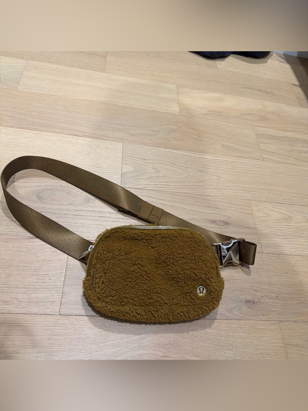 Lululemon Sherpa Belt Bag in Brown